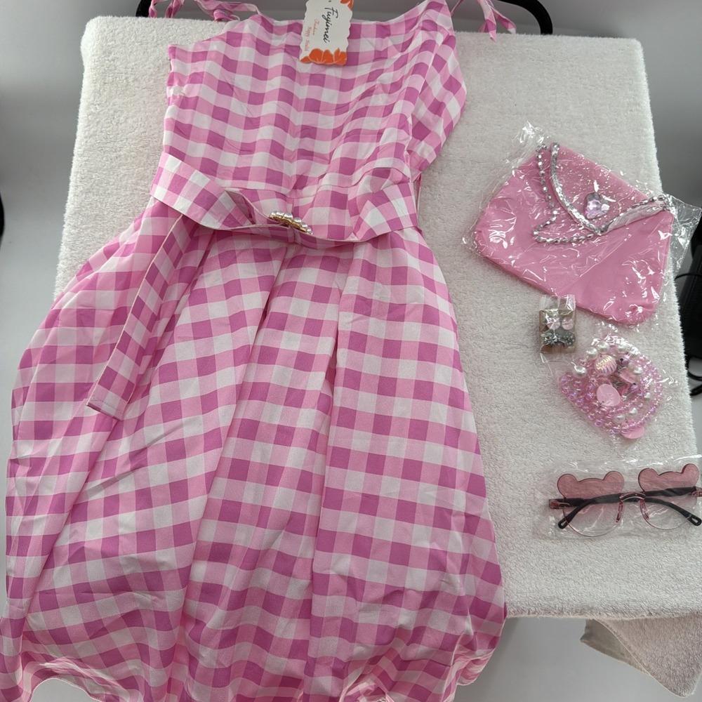 NWOT pink gingham cosplay halloween Barbie dress girls size Medium? Accessories